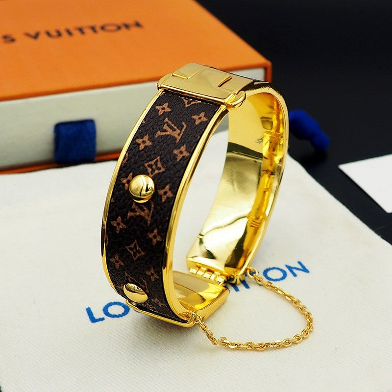 18K Louis Signature Bracelet