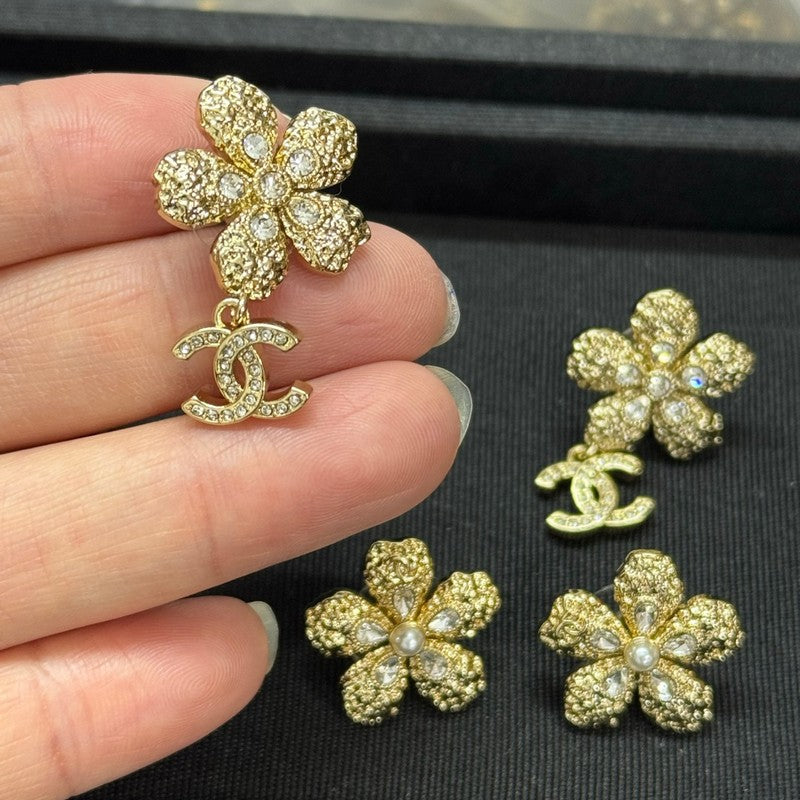 18K CC Twist Gold Diamond Earrings