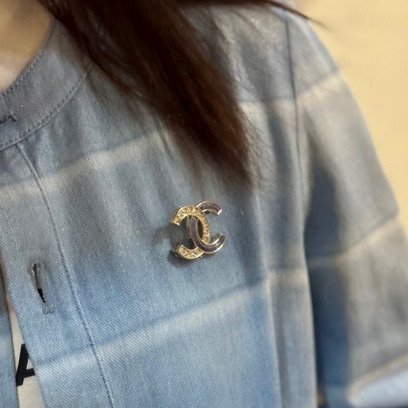 18K CC Sky Blue Diamond Brooch