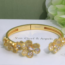 18K Frivole Seven Flowers Diamonds Bracelet