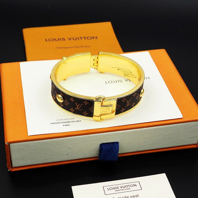 18K Louis Signature Bracelet