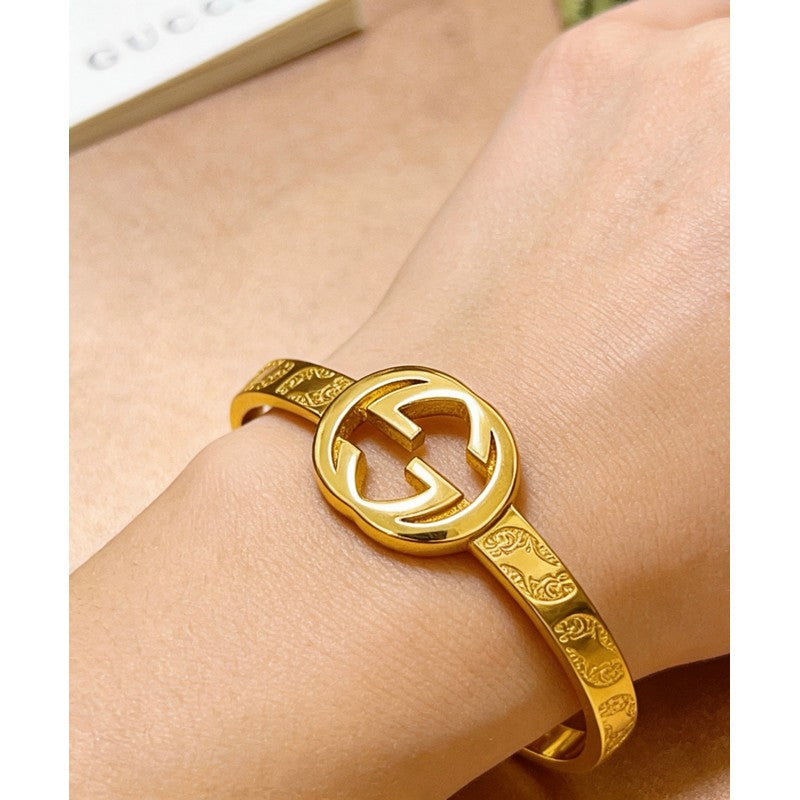 18K GG Interlocking G Gold Bracelet
