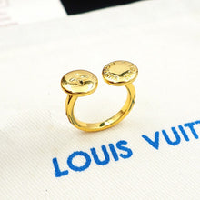 18K Louis Studs Ring