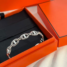 18K Chaine Open Cuff H Bracelet