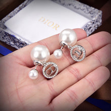 18K CD Tribales White Resin Pearls Earrings