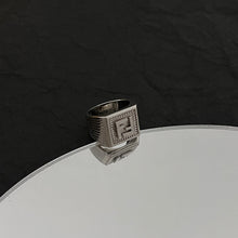 18K FF Guillochet Ring