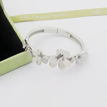 18K Frivole Seven Flowers Bracelet