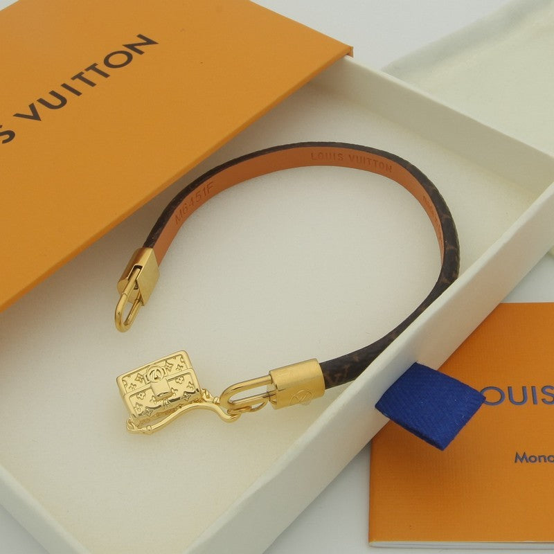 18K Louis Dauphine Charm Bracelet