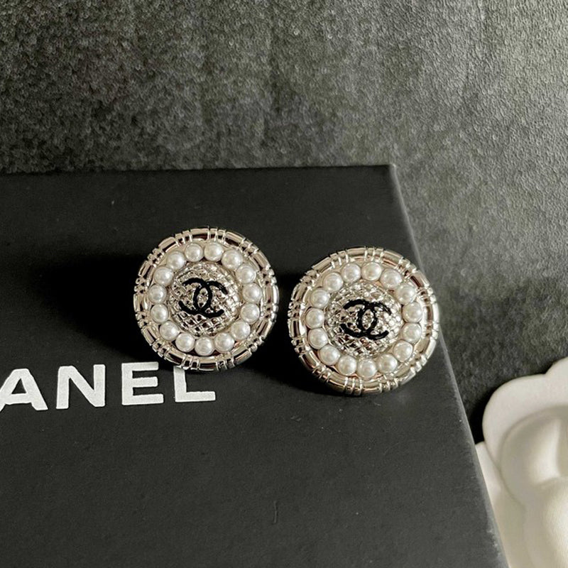 18K CC Pearl Round Vintage Earrings