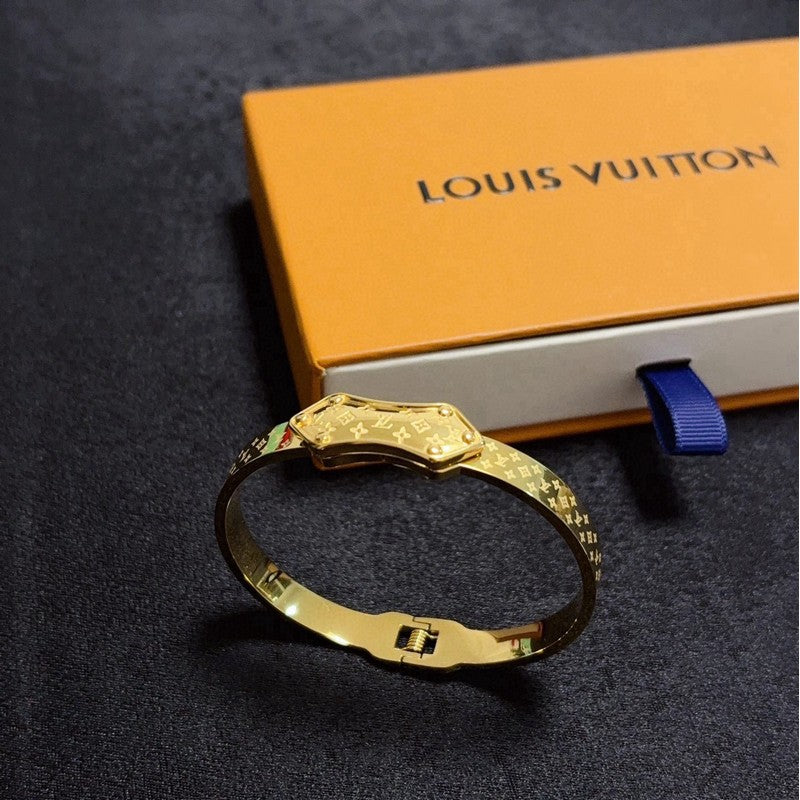 18K Louis Shield Gold Bracelet