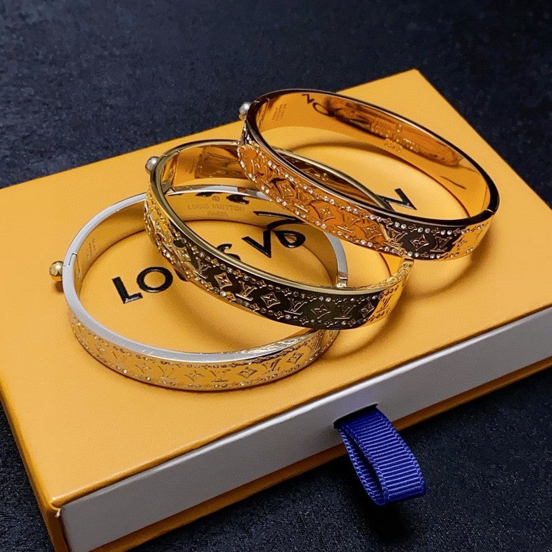 18K Louis Gold Bracelet