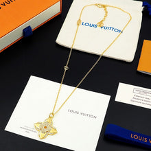 18K Louis Medaillon Necklace