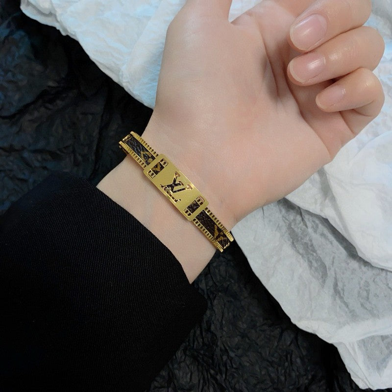 18K Louis Vintage Brown Gold Bracelet