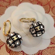 18K CC Round Crystals Earrings