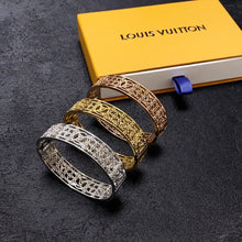 18K Louis Hollow Bracelet