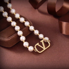 18K VLogo Pearls Choker Necklace