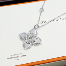 18K Louis Medaillon Necklace