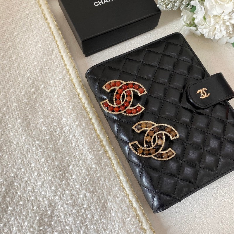 18K CC Red & Brown Pearl Gold Brooch