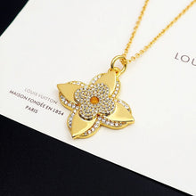 18K Louis Medaillon Necklace