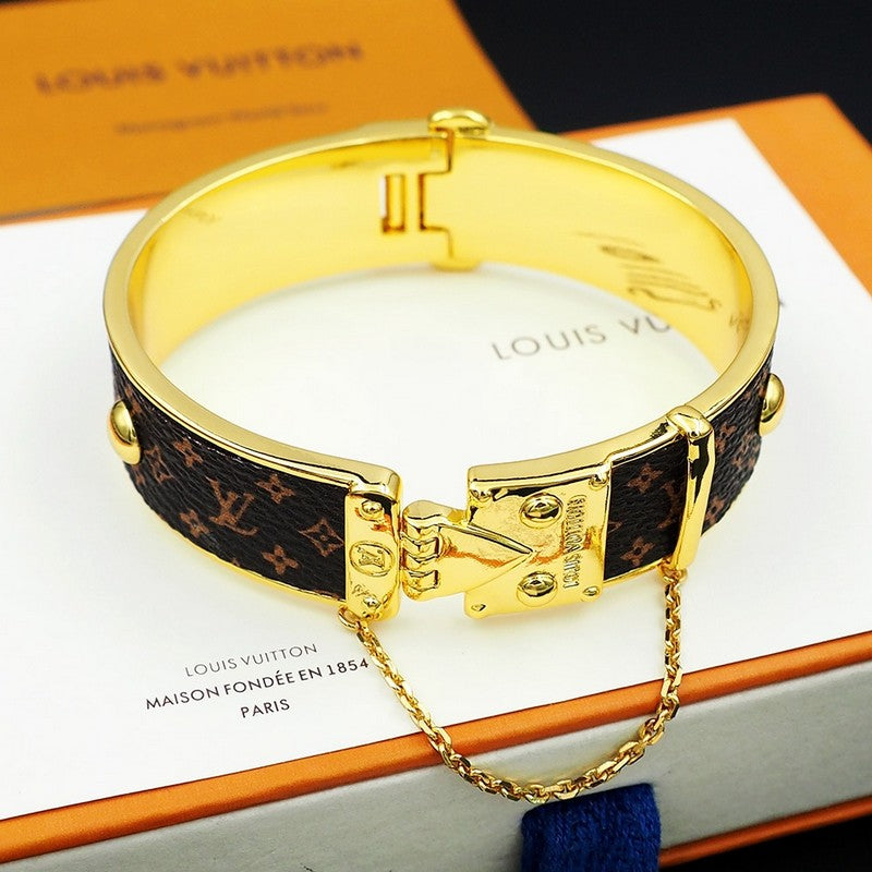 18K Louis Signature Bracelet